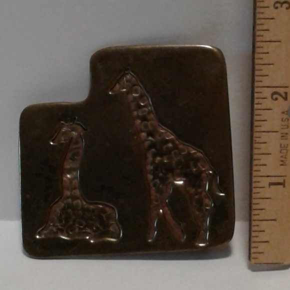 Handmade Giraffe Belt Buckle - Picture 2 of 4